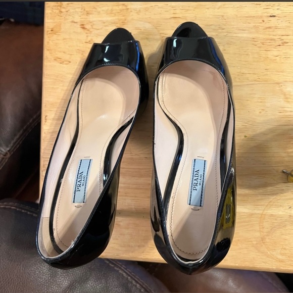 Prada peptoe Patent Leather Pumps are a size 8. - Picture 5 of 8